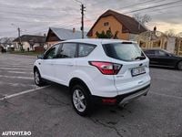 Second-hand Ford Kuga 120 CP (88 kW) 2019 Culoarealb SUV