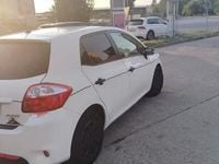 Second-hand Toyota Auris 99 CP (72 kW) 2013 Alb Hatchback