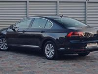 Second-hand VW Passat Comfortline 120 CP (88 kW) 2020 Culoarenegru Berlinǎ