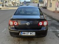 Second-hand VW Passat 105 CP (77 kW) 2005 Maro Berlinǎ