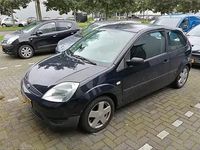 Second-hand Ford Fiesta 69 CP (50 kW) 2005 Albastru Hatchback