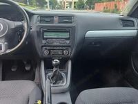 Second-hand VW Jetta 115 CP (84 kW) 2011 Maro Berlinǎ