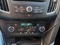 Second-hand Ford Focus 101 CP (74 kW) 2016 Albastru Break