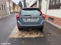 Second-hand Volvo XC60 Summum 163 CP (119 kW) 2009 Culoarealbastru SUV