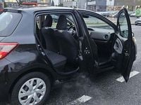 Second-hand Toyota Yaris Hybrid Edition 100 CP (73 kW) 2017 Culoarenegru