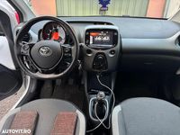 Second-hand Toyota Aygo X-play 72 CP (52 kW) 2021 Culoarealb Hatchback