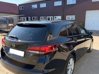 Second-hand Opel Astra Dynamic 136 CP (100 kW) 2018 Culoarenegru Break