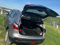 second-hand Nissan Qashqai 2.0 dCi 4 x 4 DPF tekna