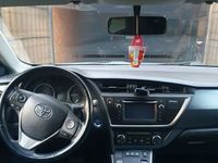 second-hand Toyota Auris Hybrid 