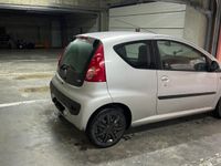 second-hand Peugeot 107 benzina, an 2008 cutie automata 119.000 Km