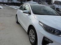 Second-hand Kia Ceed Best 160 CP (117 kW) 2021 Culoarealb Hatchback