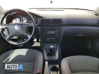 Second-hand VW Passat 131 CP (96 kW) 2005 Negru Cabrio