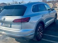 Second-hand VW Touareg Elegance 231 CP (169 kW) 2023 Argintiu SUV