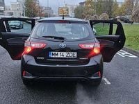 Second-hand Toyota Yaris Hybrid Edition 100 CP (73 kW) 2017 Culoarenegru