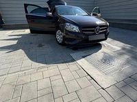 Second-hand Mercedes A200 136 CP (100 kW) 2015 Culoaremaro Hatchback