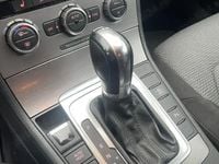 Second-hand VW Passat Highline 140 CP (102 kW) 2012 Culoarenegru Break