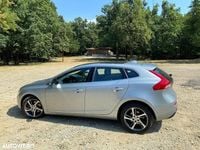 Second-hand Volvo V40 Inscription 122 CP (89 kW) 2017 Culoareargint Hatchback