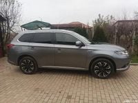 Second-hand Mitsubishi Outlander P-HEV Plus 220 CP (161 kW) 2016 SUV