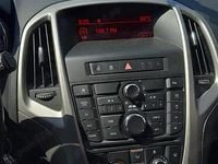 Second-hand Opel Astra 120 CP (88 kW) 2011 Verde Hatchback