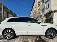 Second-hand VW Touareg Style 286 CP (210 kW) 2018 Culoarealb SUV