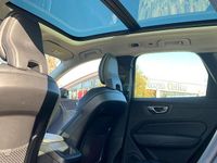 Second-hand Volvo XC60 408 CP (300 kW) 2018 Culoarenegru SUV