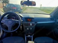 Second-hand Opel Astra 100 CP (73 kW) 2004 Argintiu Hatchback