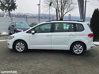 Second-hand VW Touran Comfortline 115 CP (84 kW) 2017 Culoarealb Monovolum