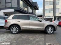 Second-hand VW Touareg Terrain Tech 262 CP (192 kW) 2017 Culoarebej SUV