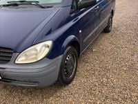 Second-hand Mercedes Vito 112 CP (82 kW) 2006 Culoarealbastru Van
