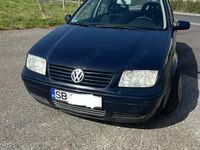 Second-hand VW Bora 101 CP (74 kW) 2001 Albastru Berlinǎ