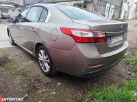 Second-hand Renault Latitude 173 CP (127 kW) 2011 Culoaregalbeuriu Berlinǎ