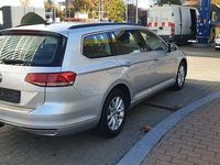 Second-hand VW Passat Comfortline 150 CP (110 kW) 2019 Culoareargint Break