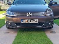 Second-hand VW Jetta Comfortline 105 CP (77 kW) 2012 Culoaremaro Berlinǎ