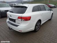 second-hand Toyota Avensis Combi 1.8 Edition (2014)