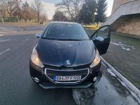 Second-hand Peugeot 208 Style 68 CP (50 kW) 2015 Culoarenegru Hatchback