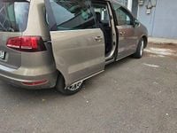 Second-hand VW Sharan Trendline 140 CP (102 kW) 2016 Culoaregalbeuriu Monovolum