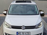 Second-hand VW Touran Highline 170 CP (125 kW) 2011 Culoarealb Monovolum