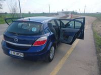 Second-hand Opel Astra 105 CP (77 kW) 2004 Albastru Hatchback