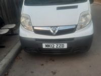 second-hand Opel Vivaro 2000 diesel volan pe dreapta merge bine fără martori an bord negociabilruleaza perfect