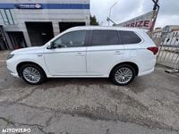 Second-hand Mitsubishi Outlander P-HEV Instyle 135 CP (99 kW) 2019 Culoarealb SUV