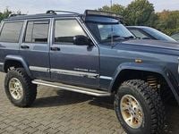 Second-hand Jeep Cherokee 143 CP (105 kW) 2001 Culoarealbastru SUV