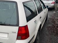 Second-hand VW Golf IV 90 CP (66 kW) 2001 Culoarealb Break
