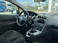 Second-hand Peugeot 5008 115 CP (84 kW) 2011 Negru Monovolum