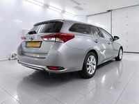 Second-hand Toyota Auris Hybrid Executive 136 CP (100 kW) 2018 Gri Berlinǎ