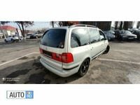 Second-hand VW Sharan 116 CP (85 kW) 2003 Argintiu Monovolum