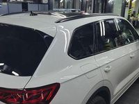 Second-hand VW Touareg Elegance 286 CP (210 kW) 2025 Culoarealb SUV