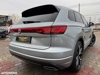 Second-hand VW Touareg Elegance 286 CP (210 kW) 2024 Culoarealte culori SUV