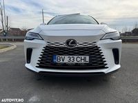 Second-hand Lexus RX450h+ E-FOUR 292 CP (214 kW) 2023 Culoarealb Berlinǎ