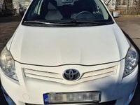 Second-hand Toyota Auris 90 CP (66 kW) 2012 Alb Hatchback