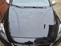 Second-hand Volvo V40 R-Design 120 CP (88 kW) 2015 Culoarenegru Hatchback